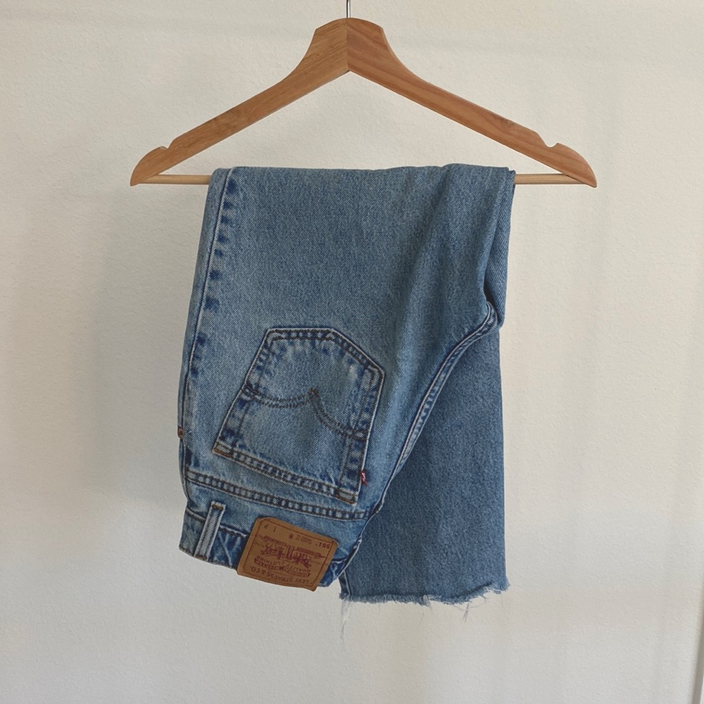 Vintage Levi’s 551 relaxed fit cropped tapered leg petite